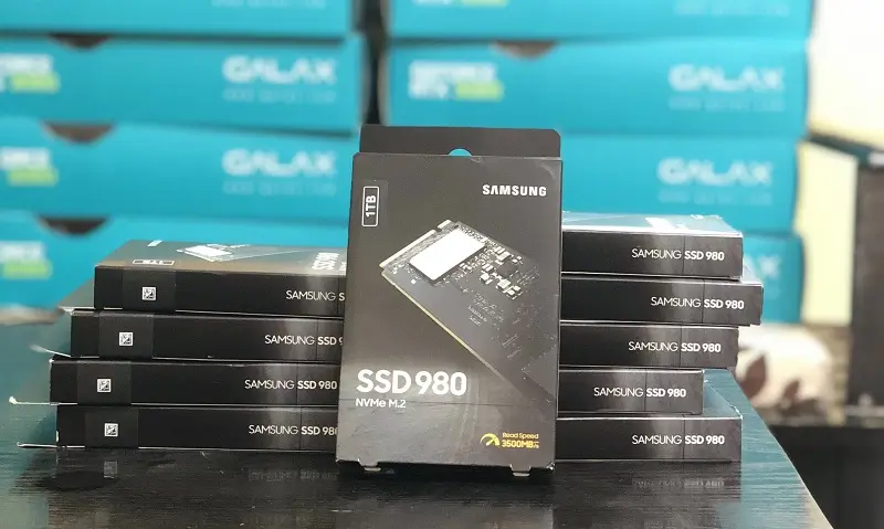 Ổ Cứng: 1TB NVMe PCIe Gen4 SSD